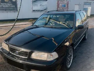 Gebraucht Volvo V70 140 PS (102 kW) 2000 Schwarz Kombi