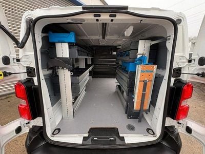 Second-hand Opel Vivaro Edition 122 CP (89 kW) 2021 Alb Monovolum