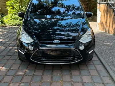 Gebraucht Ford S-MAX S 140 PS (102 kW) 2013 Schwarz Van / Kleinbus