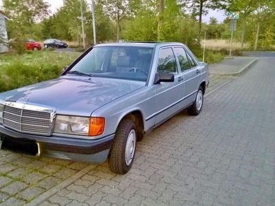 Blau Gebraucht 1983 Mercedes 190 Limousine | 9.499 €