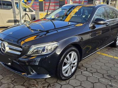 Gebraucht Mercedes C220 194 PS (142 kW) 2019 Schwarz Kombi