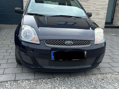 gebraucht Ford Fiesta 1,3 44 kW Ambiente Ambiente