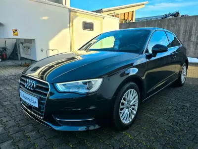 Gebraucht Audi A3 Ambiente 122 PS (89 kW) 2013 Schwarz Limousine
