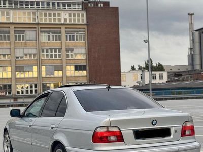 BMW 525