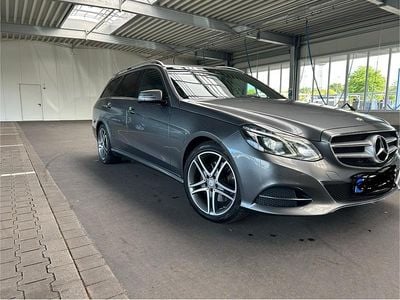 Gebraucht Mercedes E250 204 PS (150 kW) 2015 Grau Kombi