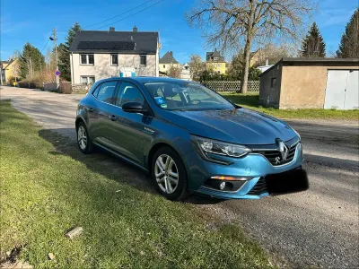 Gebraucht Renault Mégane LIMITED 101 PS (74 kW) 2018 Blau Limousine