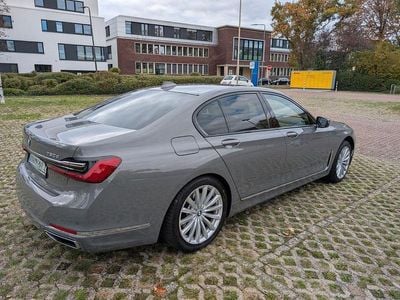 BMW 730