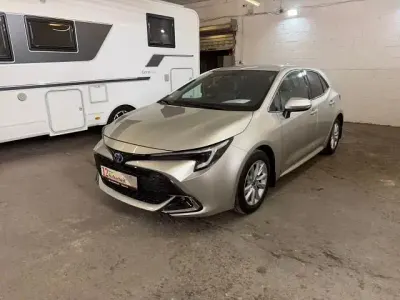 Gebraucht Toyota Corolla Hybrid 98 PS (72 kW) 2023 Silber Limousine