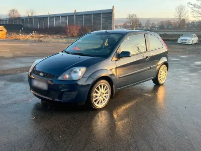 Second-hand Ford Fiesta 60 CP (44 kW) 2008 Albastru Hatchback