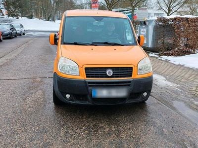 Orange Gebraucht 2009 Fiat Doblò Van / Kleinbus | 3.499 € (Fairer Preis)