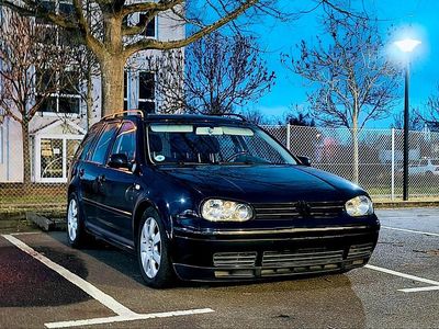 Schwarz Gebraucht 2003 VW Golf IV Kombi | 2.400 € (Fairer Preis)