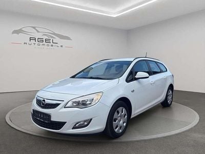 Używany Opel Astra Selection 101 KM (74 kW) 2011 Biały Kombi