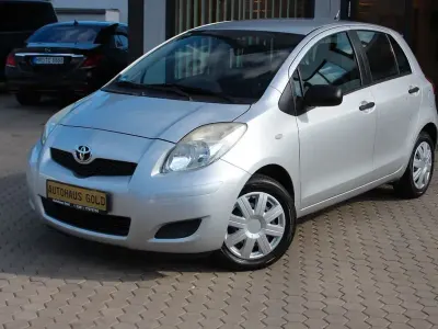 Gebraucht Toyota Yaris Cool 69 PS (50 kW) 2010 Silber Kleinwagen