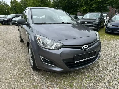 Gebraucht Hyundai i20 Classic 86 PS (63 kW) 2014 Grau Kleinwagen