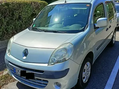 Gebraucht Renault Kangoo Expression 106 PS (77 kW) 2009 Silber Van / Kleinbus