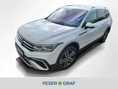 Gebraucht VW Tiguan Allspace Elegance 190 PS (139 kW) 2022 Oryxwhite perlmutteffekt SUV