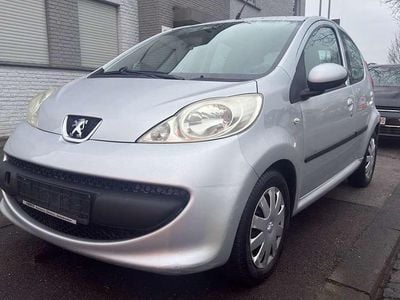 Gebraucht Peugeot 107 Urban Move 68 PS (50 kW) 2008 Zu lackieren silver grey Kleinwagen