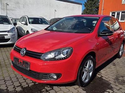 Gebraucht VW Golf VI Match 105 PS (77 kW) 2012 Rot Kleinwagen