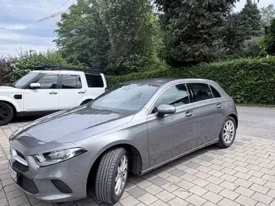 Gebraucht Mercedes A180 136 PS (100 kW) 2020 Grau Limousine