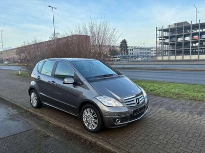Gebraucht Mercedes A160 Avantgarde 95 PS (69 kW) 2011 Mountaingrau  met. Kleinwagen