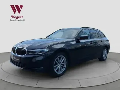 Gebraucht BMW 318 Shadowline 156 PS (114 kW) 2025 Schwarz Limousine