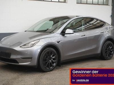 Silber Gebraucht 2025 Tesla Model Y Long Range RWD SUV | 40.950 €