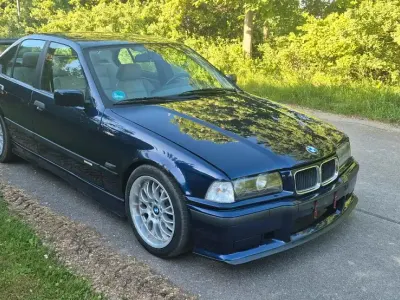 Gebraucht BMW 320 Basis 150 PS (110 kW) 1995 Blau Limousine