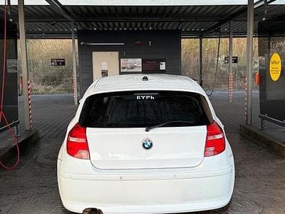 Gebraucht BMW 116 122 PS (89 kW) 2009 Weiß Kleinwagen