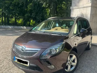Gebraucht Opel Zafira 131 PS (96 kW) 2013 Braun Van / Kleinbus