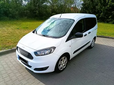 Gebraucht Ford Tourneo Courier 101 PS (74 kW) 2016 Weiß Van / Kleinbus