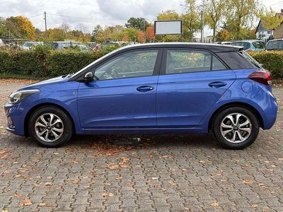 Gebraucht Hyundai i20 Trend 84 PS (61 kW) 2019 Champion blue / black / met Kleinwagen