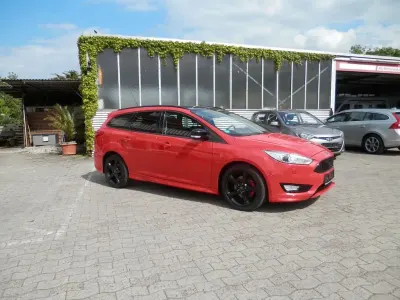 Gebraucht Ford Focus Sport 150 PS (110 kW) 2016 Rot Limousine