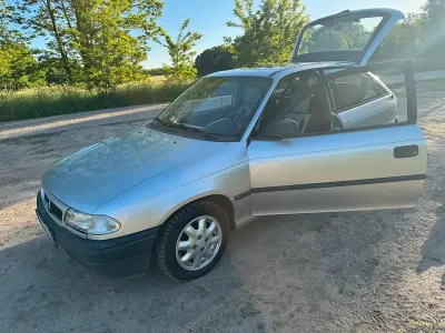 Gebraucht Opel Astra 44 PS (32 kW) 1995 Silber Coupé