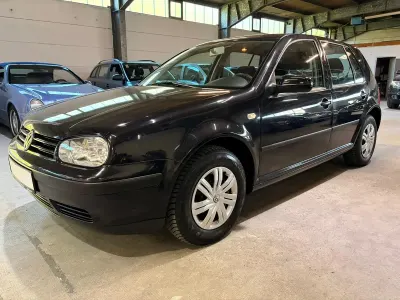 Używany VW Golf III 75 KM (55 kW) 1999 Czarny Sedan/Limuzyna