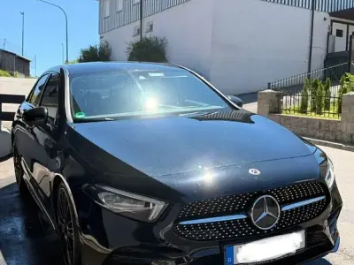 Gebraucht Mercedes A250 AMG line 224 PS (164 kW) 2019 Schwarz Limousine
