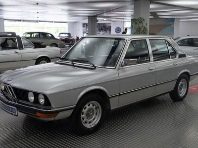 Gebraucht BMW 518 90 PS (66 kW) 1978 Silber Limousine