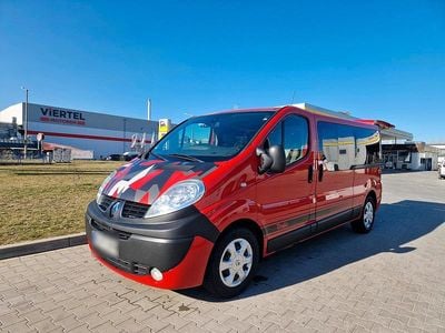 Usado Renault Trafic 114 HP (83 kW) 2013 Vermelho Monovolume