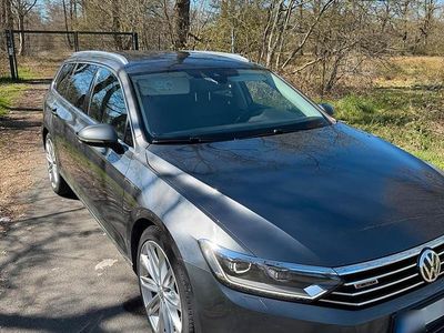 Gebraucht VW Passat R-line 240 PS (176 kW) 2015 Grau Kombi