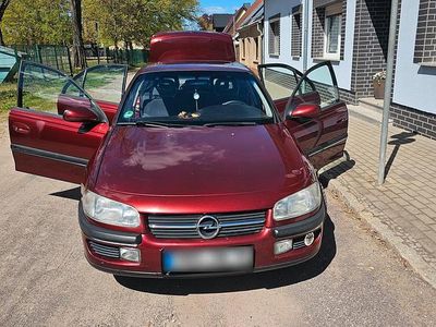 Second-hand Opel Omega 136 CP (100 kW) 1995 Roșu Berlinǎ