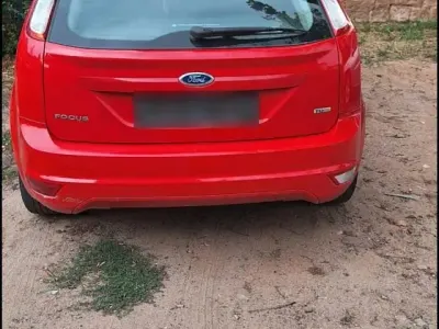 Gebraucht Ford Focus 109 PS (80 kW) 2010 Rot Limousine