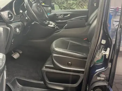 Gebraucht Mercedes V250 AMG line 190 PS (139 kW) 2017 Blau Van / Kleinbus