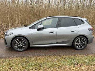 Grau Gebraucht 2024 BMW 223 Active Tourer M Sport Van / Kleinbus | 38.500 € (Fairer Preis)