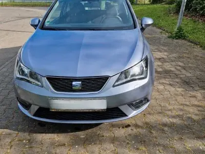 Usata Seat Ibiza SC CONNECT 90 CV (66 kW) 2015 Argento Utilitaria
