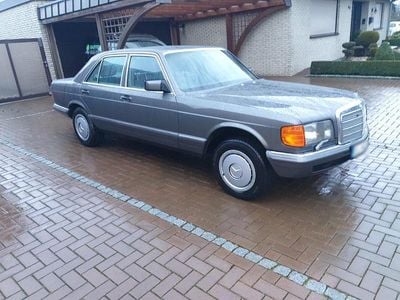 Gebraucht Mercedes 380 204 PS (150 kW) 1982 Grau Limousine