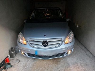 Mercedes B200