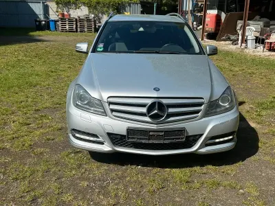 Gebraucht Mercedes 220 170 PS (125 kW) 2013 Silber Kombi