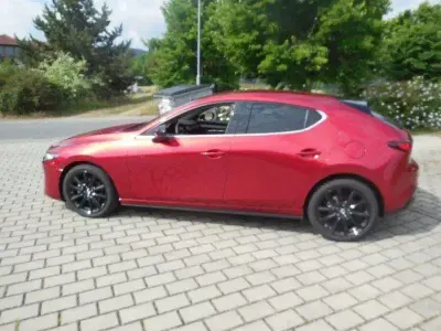 Gebraucht Mazda 3 Homura-Line 103 PS (75 kW) 2024 Rot Limousine