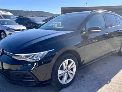 Gebraucht VW Golf VIII Life 150 PS (110 kW) 2022 Schwarz Kombi