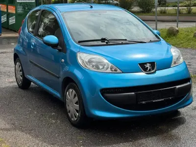 Gebraucht Peugeot 107 70 PS (51 kW) 2005 Blau Kleinwagen