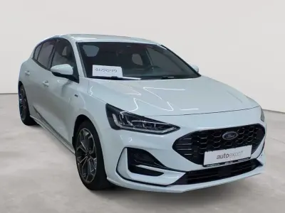 Gebraucht Ford Focus ST-Line X 155 PS (114 kW) 2023 Frozen white Limousine